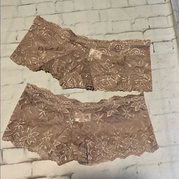 Juniors cheeky shorts small beige lace NWT - Picture 3 of 3